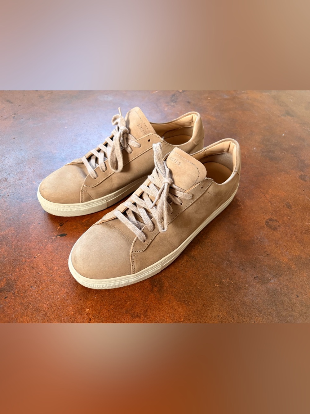 EUC Reiss Men’s Beige Suede Low-Top Sneakers Men’s 9 US